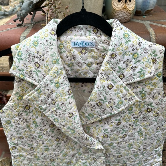 1960s Vintage Raymodes Floral, Quilted Robe House Coat Dress - so cute! - Picture 3 of 8